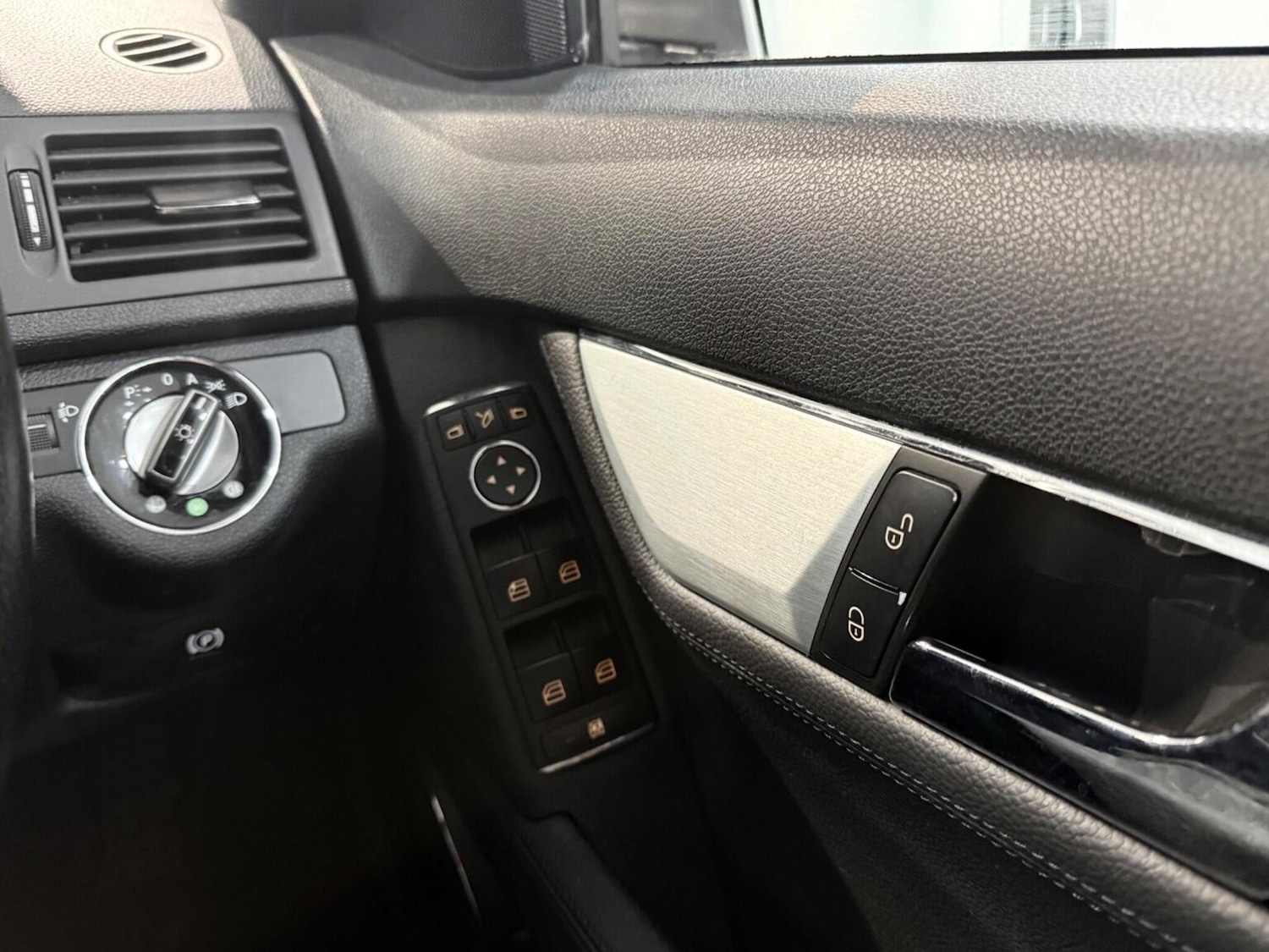 Used Mercedes-Benz C Class 2009 for sale - 78070601: Photo 51