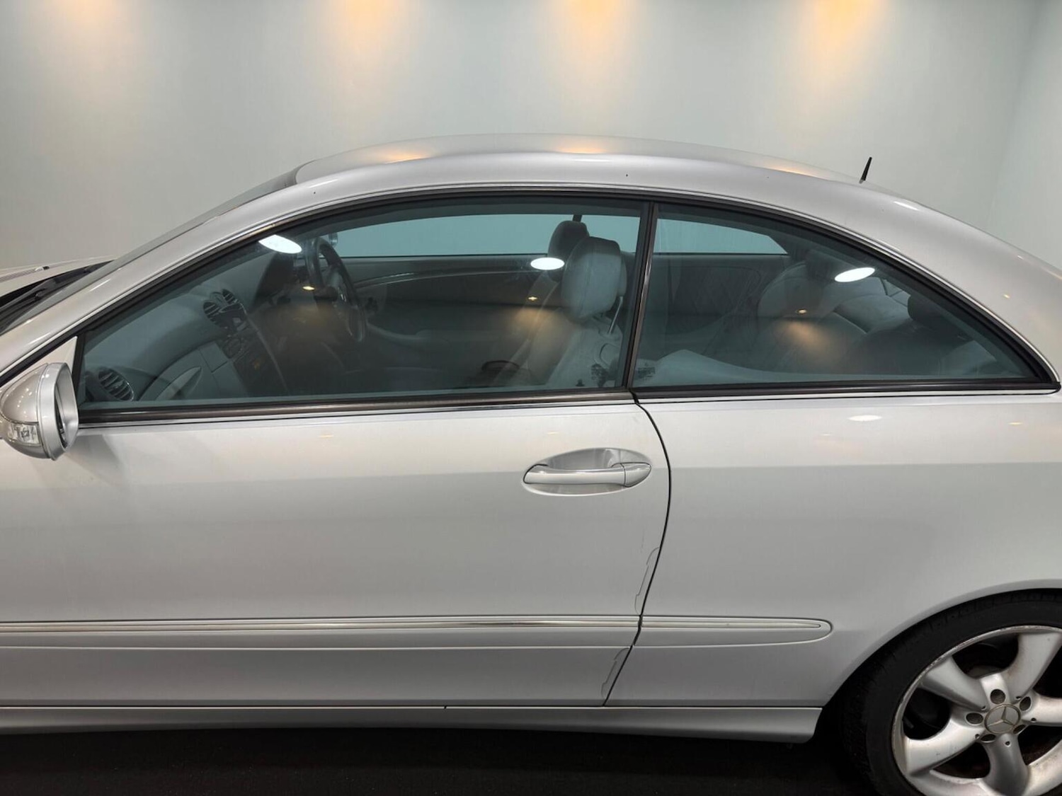 Used Mercedes-Benz CLK 2004 for sale - 77465041: Photo 3