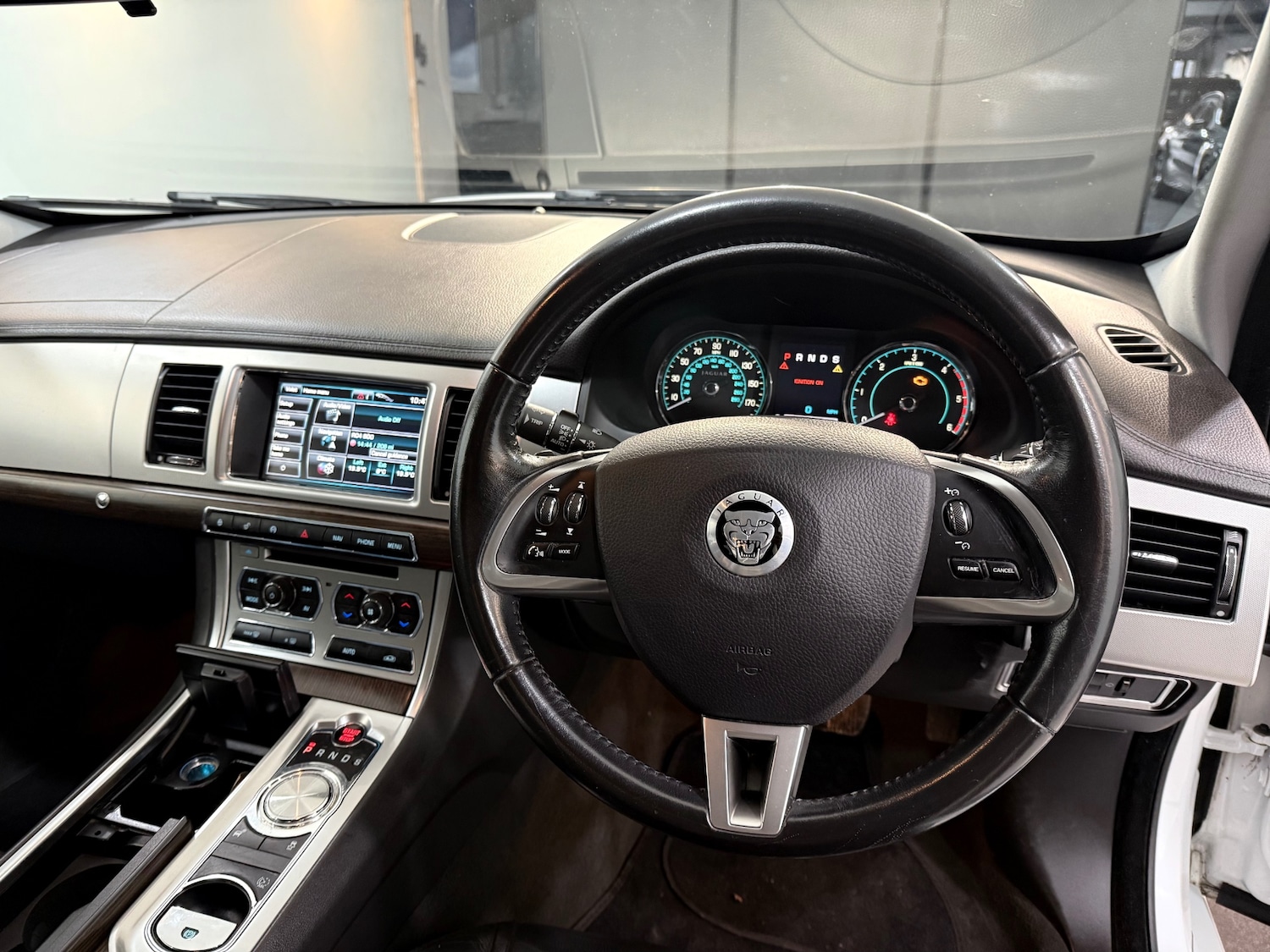 Used Jaguar XF 2013 for sale - 76741376: Photo 10