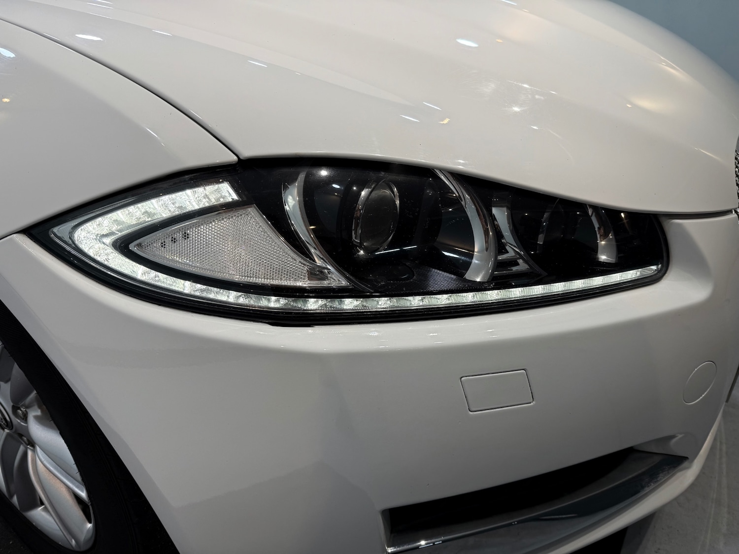 Used Jaguar XF 2013 for sale - 76741376: Photo 9
