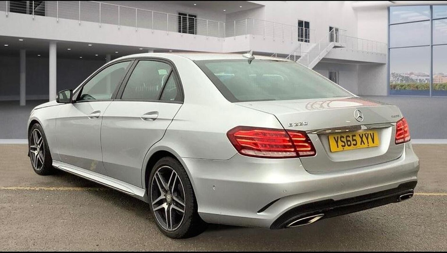 Used Mercedes-Benz E Class 2015 for sale - 77377784: Photo 2