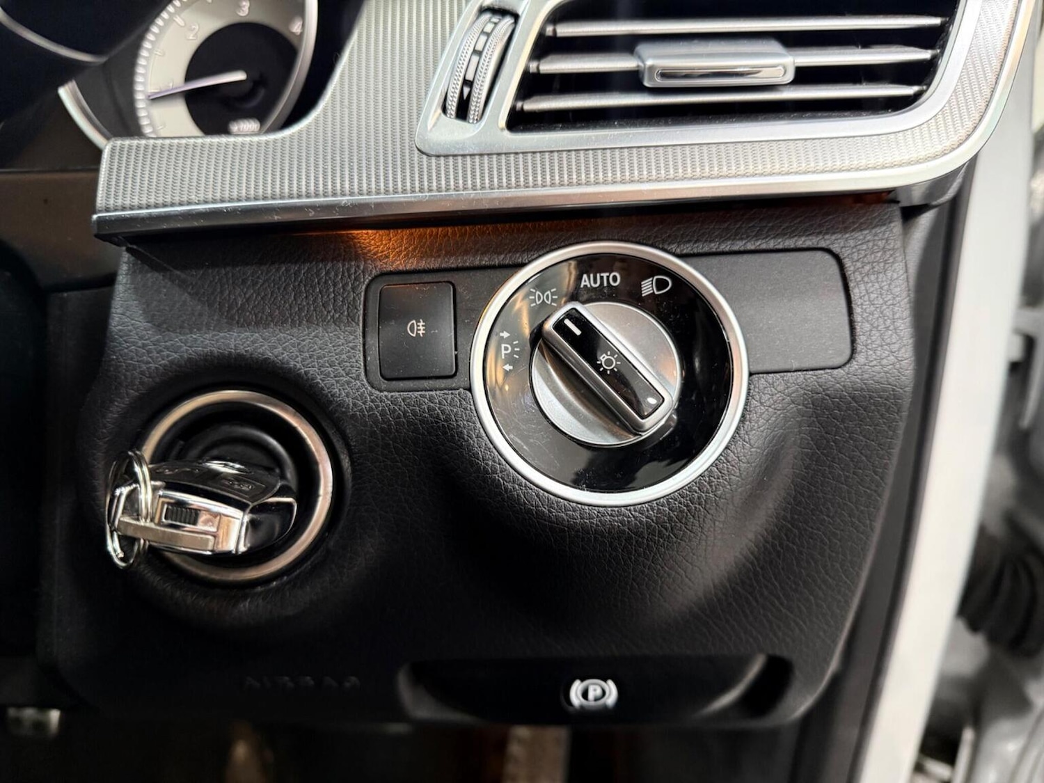 Used Mercedes-Benz E Class 2015 for sale - 77377784: Photo 28