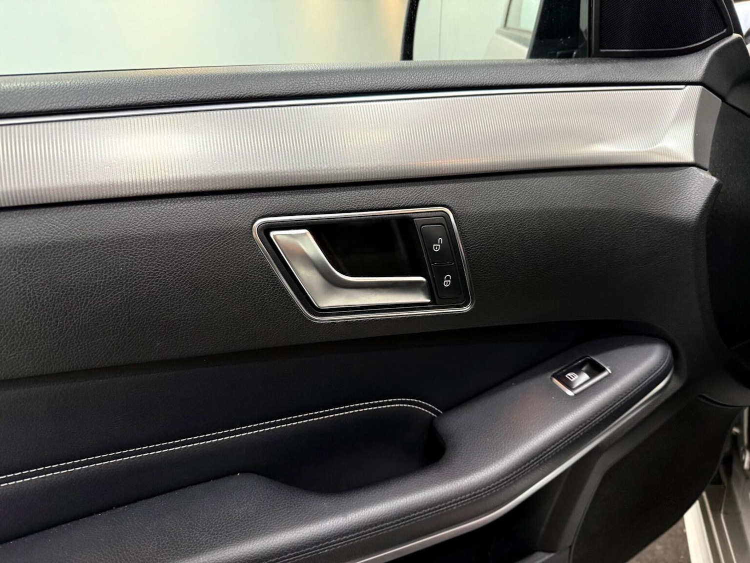 Used Mercedes-Benz E Class 2015 for sale - 77377784: Photo 30