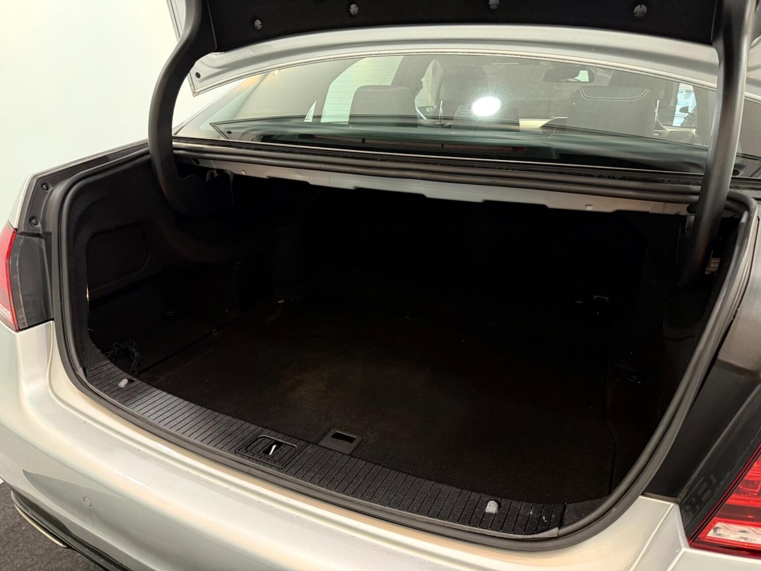 Used Mercedes-Benz E Class 2015 for sale - 77377784: Photo 33