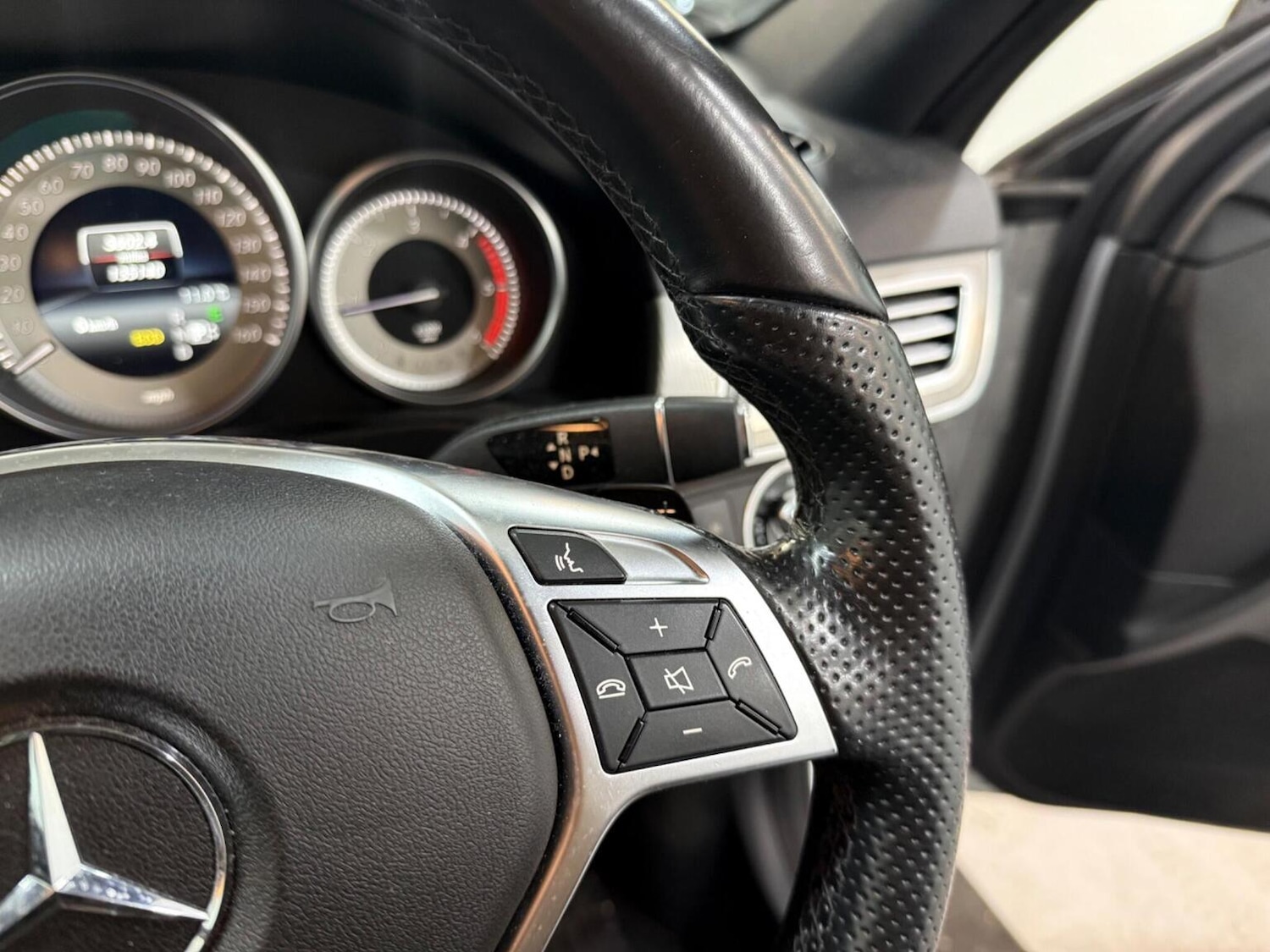 Used Mercedes-Benz E Class 2015 for sale - 77377784: Photo 42