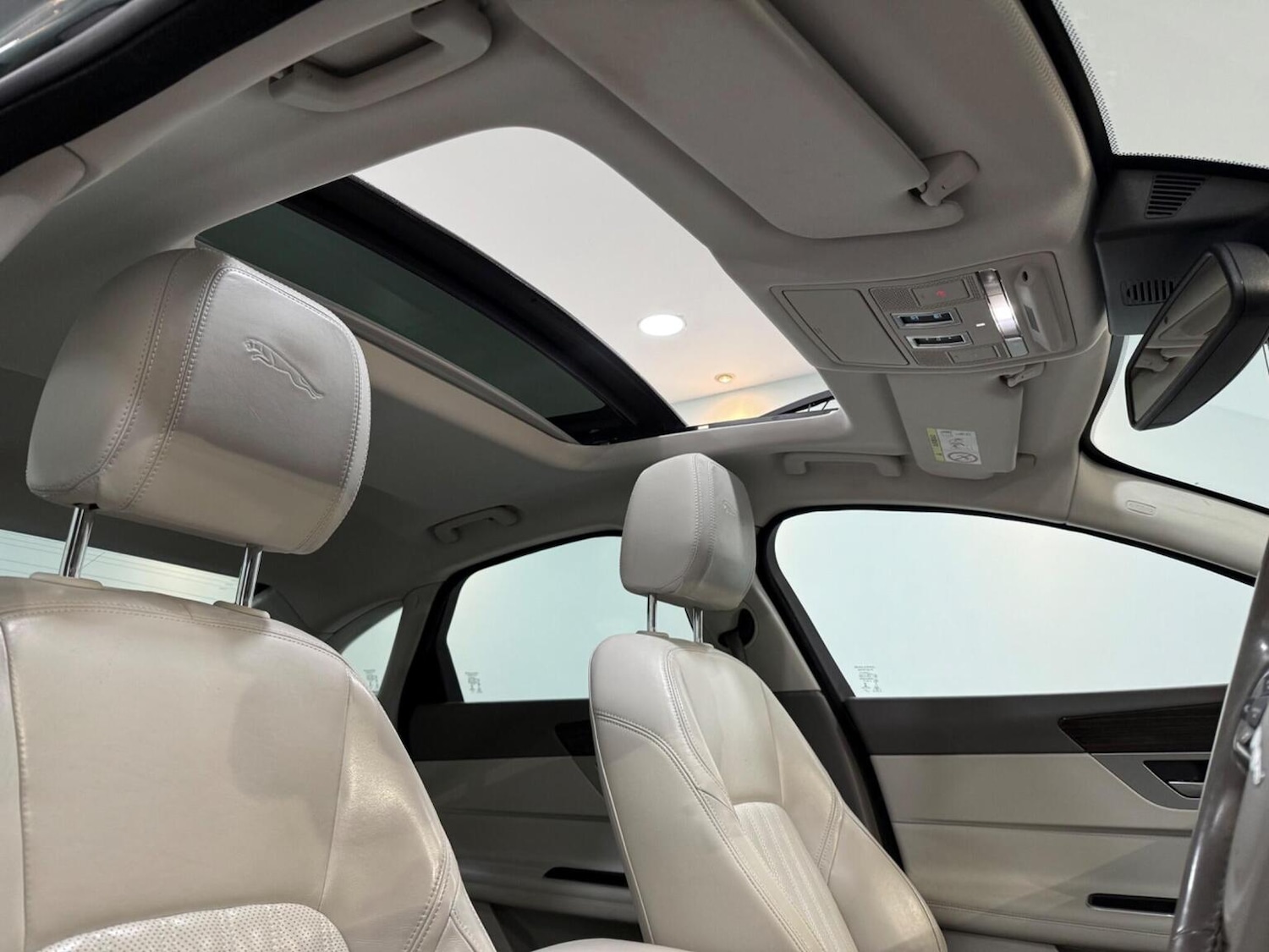 Used Jaguar XF 2017 for sale - 76785059: Photo 11