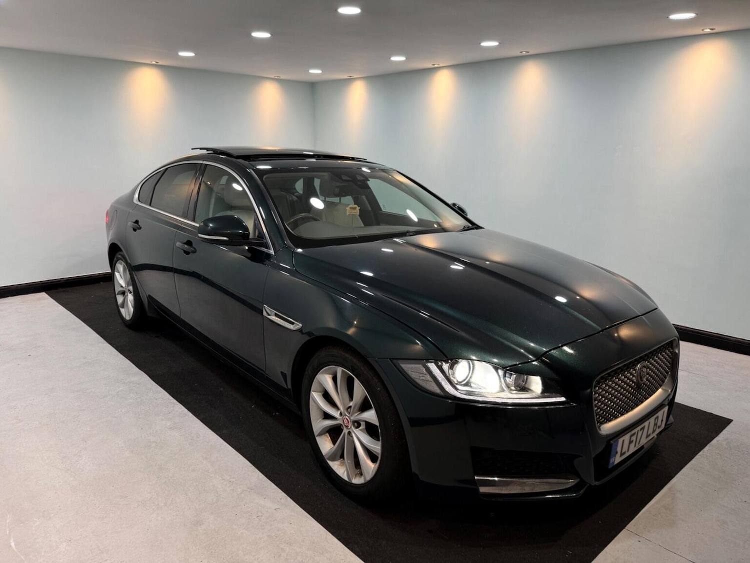 Used Jaguar XF 2017 for sale - 76785059: Photo 26