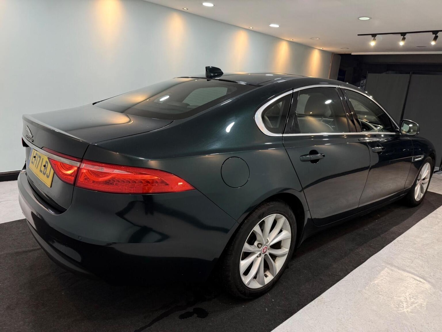 Used Jaguar XF 2017 for sale - 76785059: Photo 31
