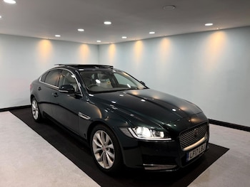 Used Jaguar XF 2017 for sale - 76785059: Photo