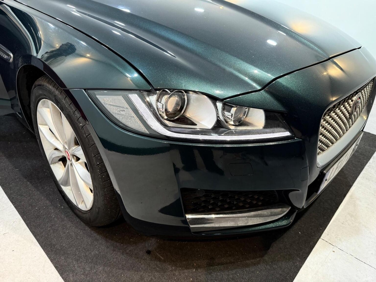 Used Jaguar XF 2017 for sale - 76785059: Photo 43