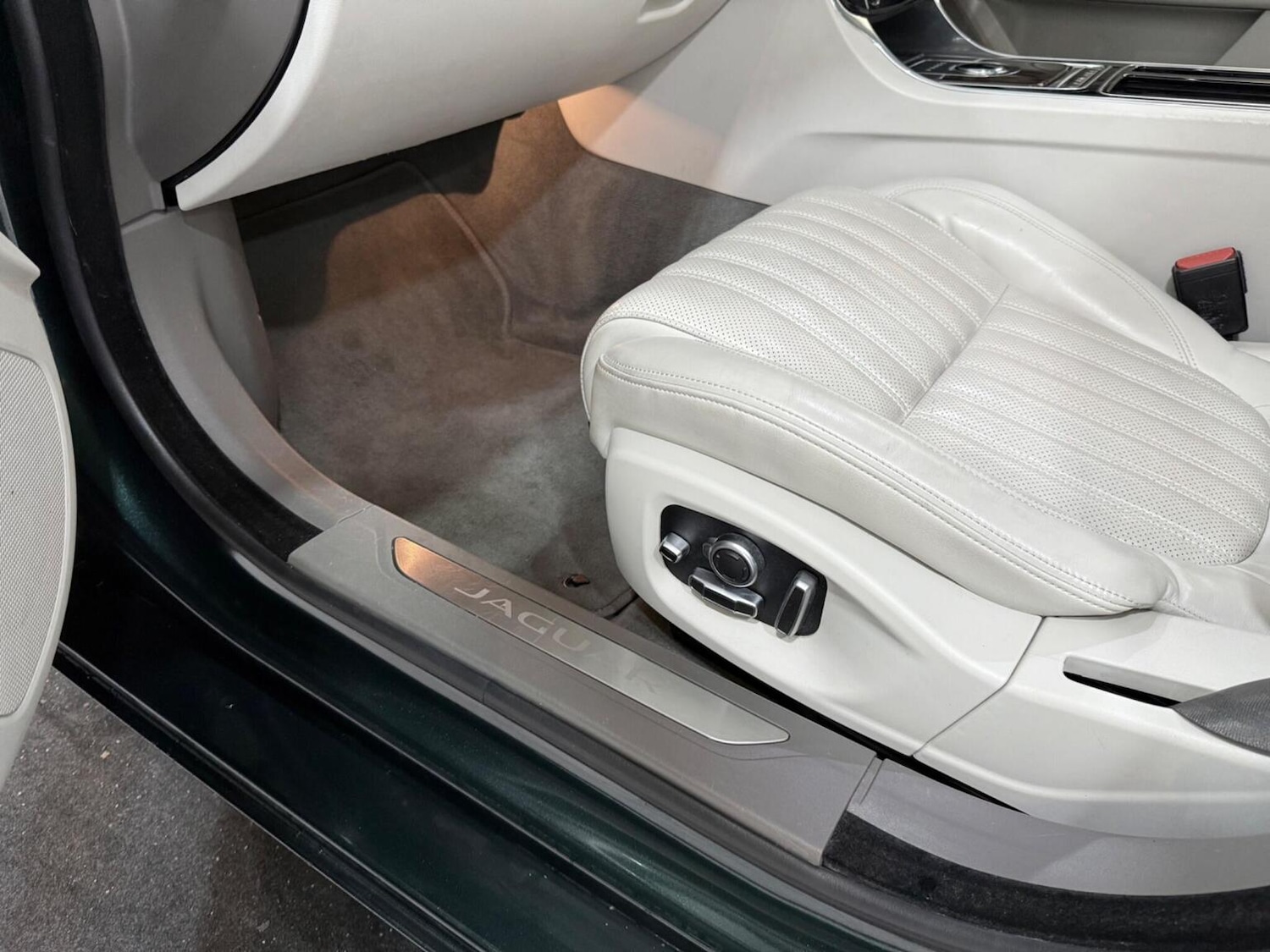 Used Jaguar XF 2017 for sale - 76785059: Photo 48