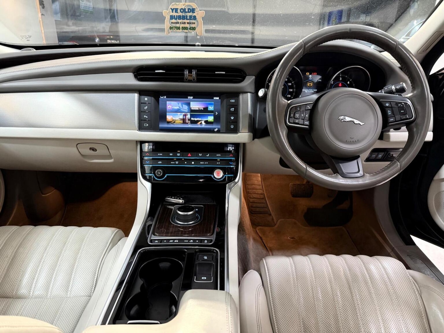 Used Jaguar XF 2017 for sale - 76785059: Photo 7