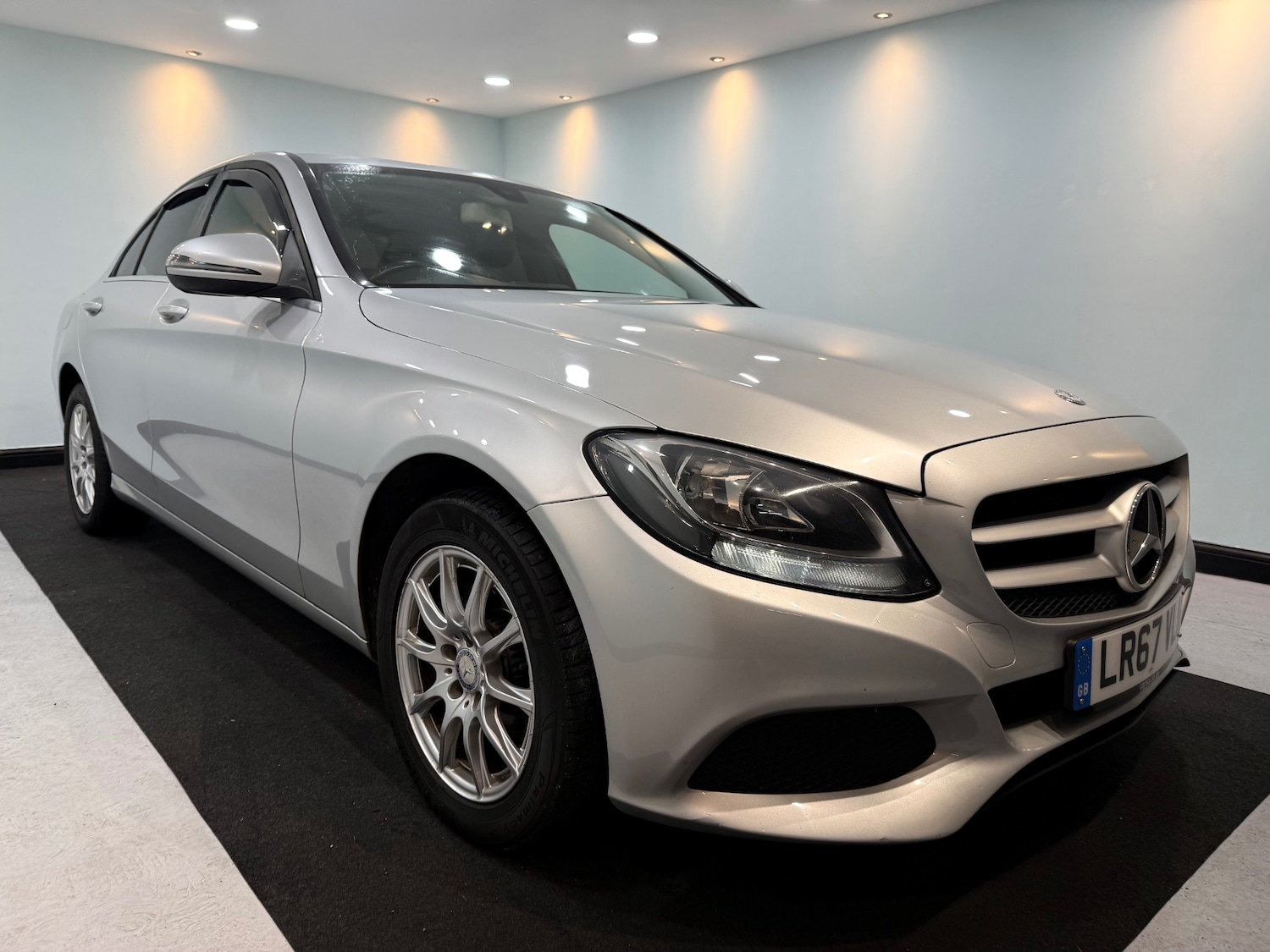 Used Mercedes-Benz C Class 2017 for sale - 76807373: Photo 1