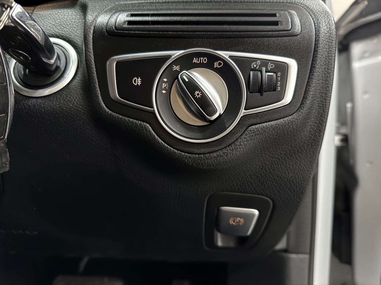 Used Mercedes-Benz C Class 2017 for sale - 76807373: Photo 15