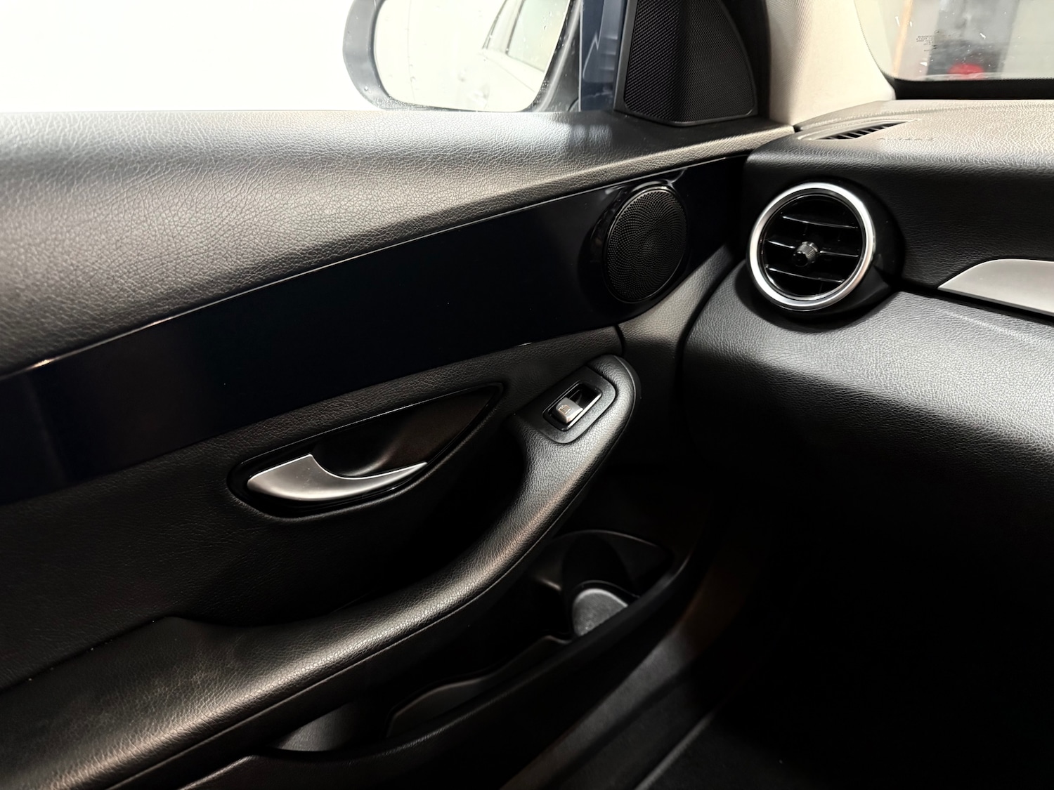 Used Mercedes-Benz C Class 2017 for sale - 76807373: Photo 16