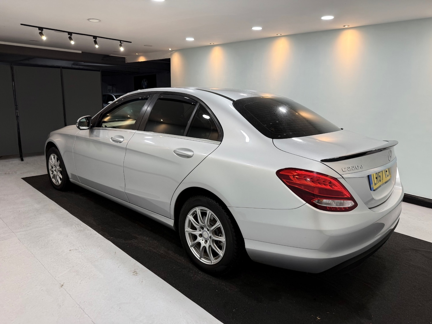 Used Mercedes-Benz C Class 2017 for sale - 76807373: Photo 27