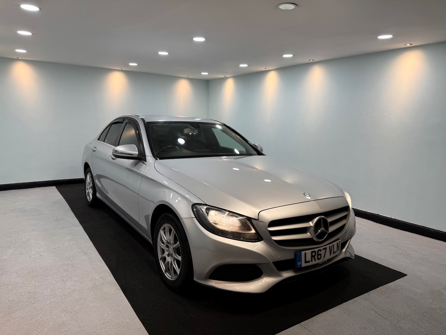 Used Mercedes-Benz C Class 2017 for sale - 76807373: Photo 3