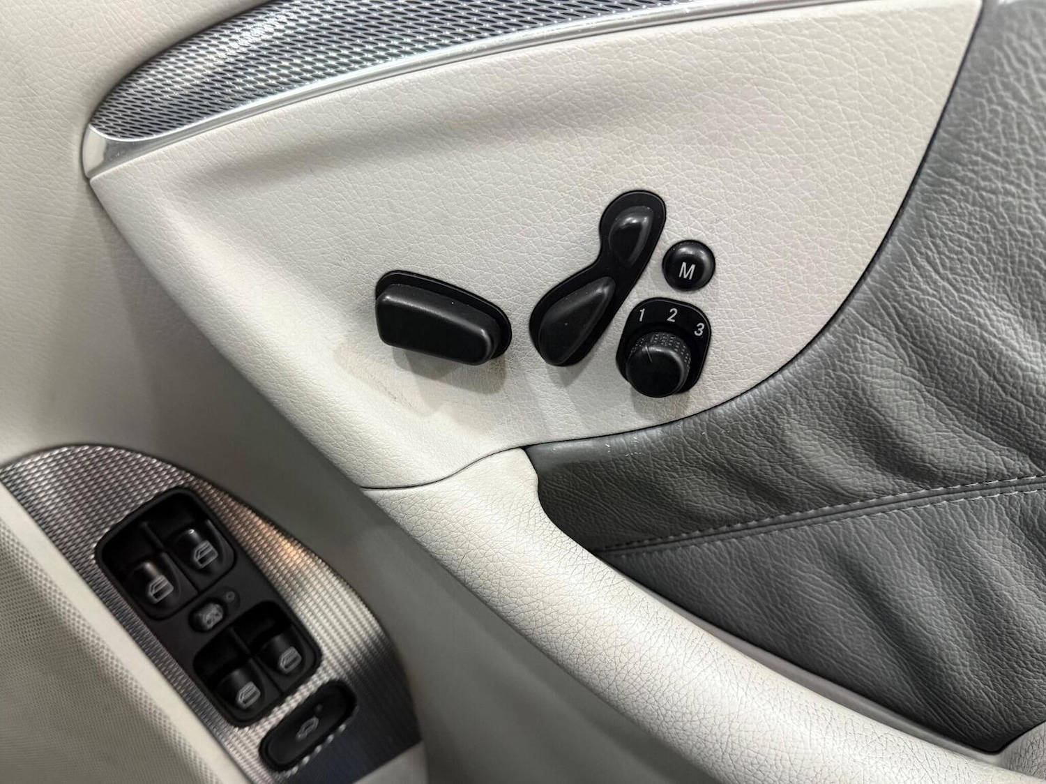 Used Mercedes-Benz CLK 2004 for sale - 76769899: Photo 9