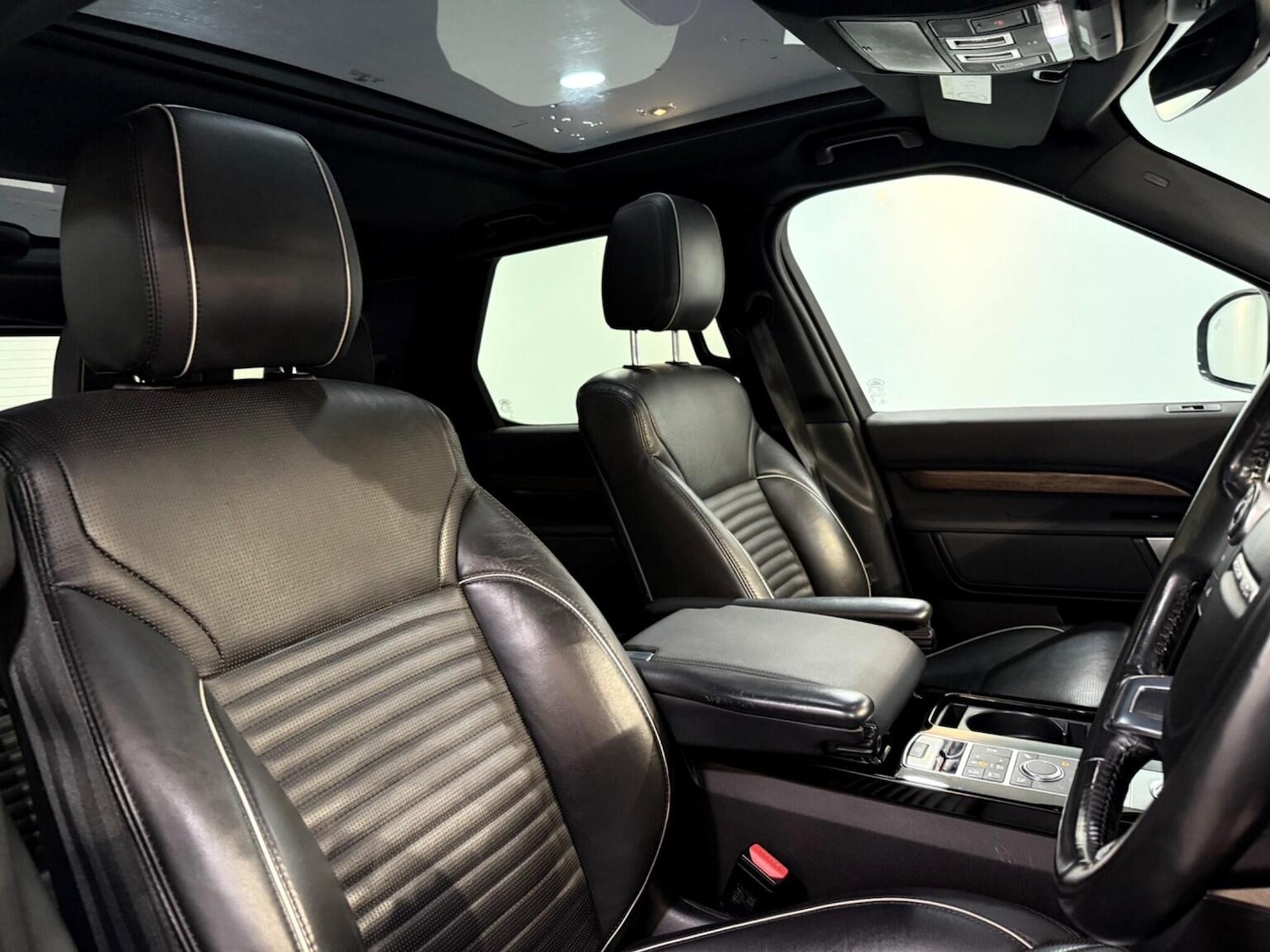 Used Land Rover Discovery 2017 for sale - 77277393: Photo 16