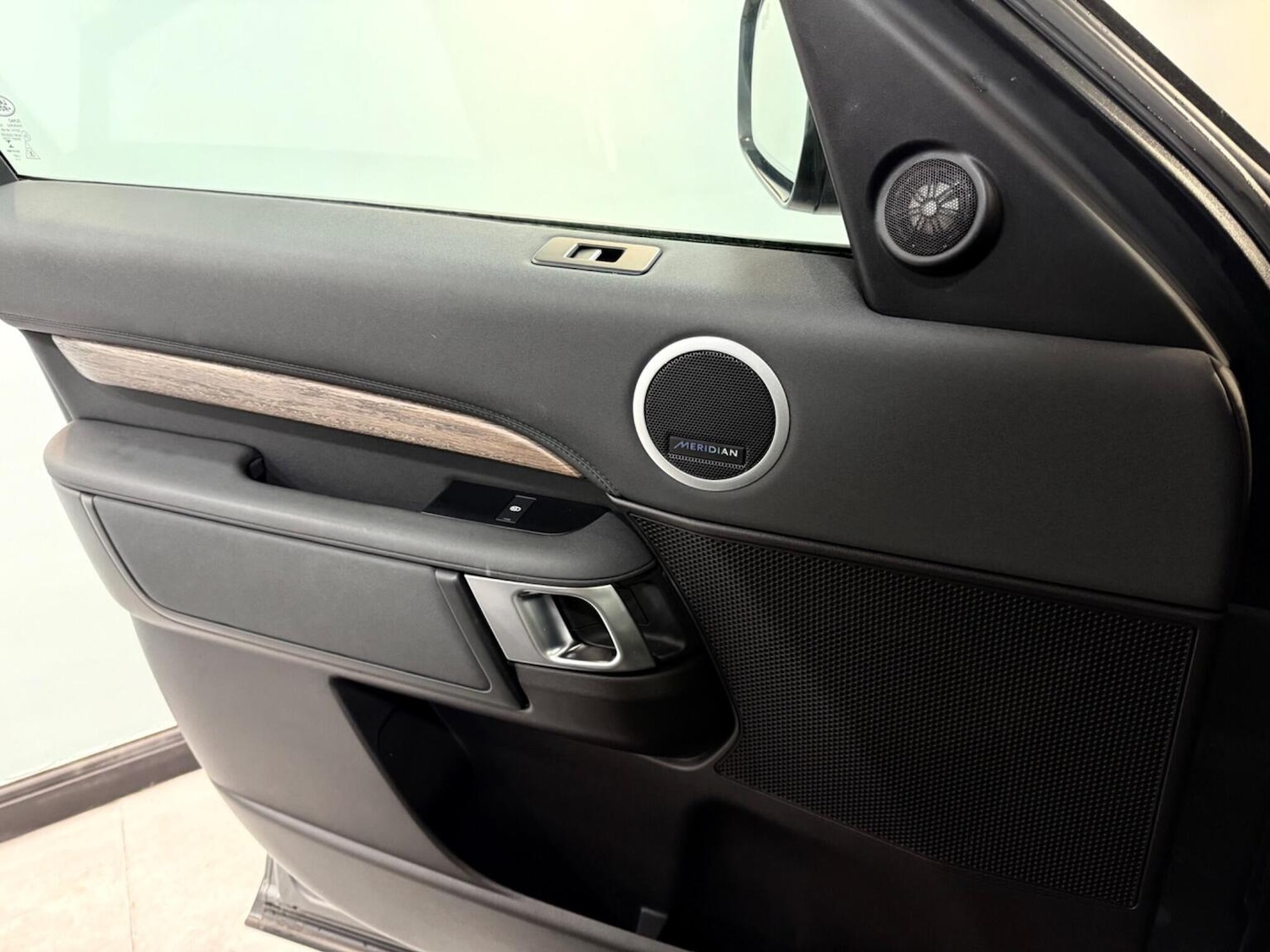 Used Land Rover Discovery 2017 for sale - 77277393: Photo 41