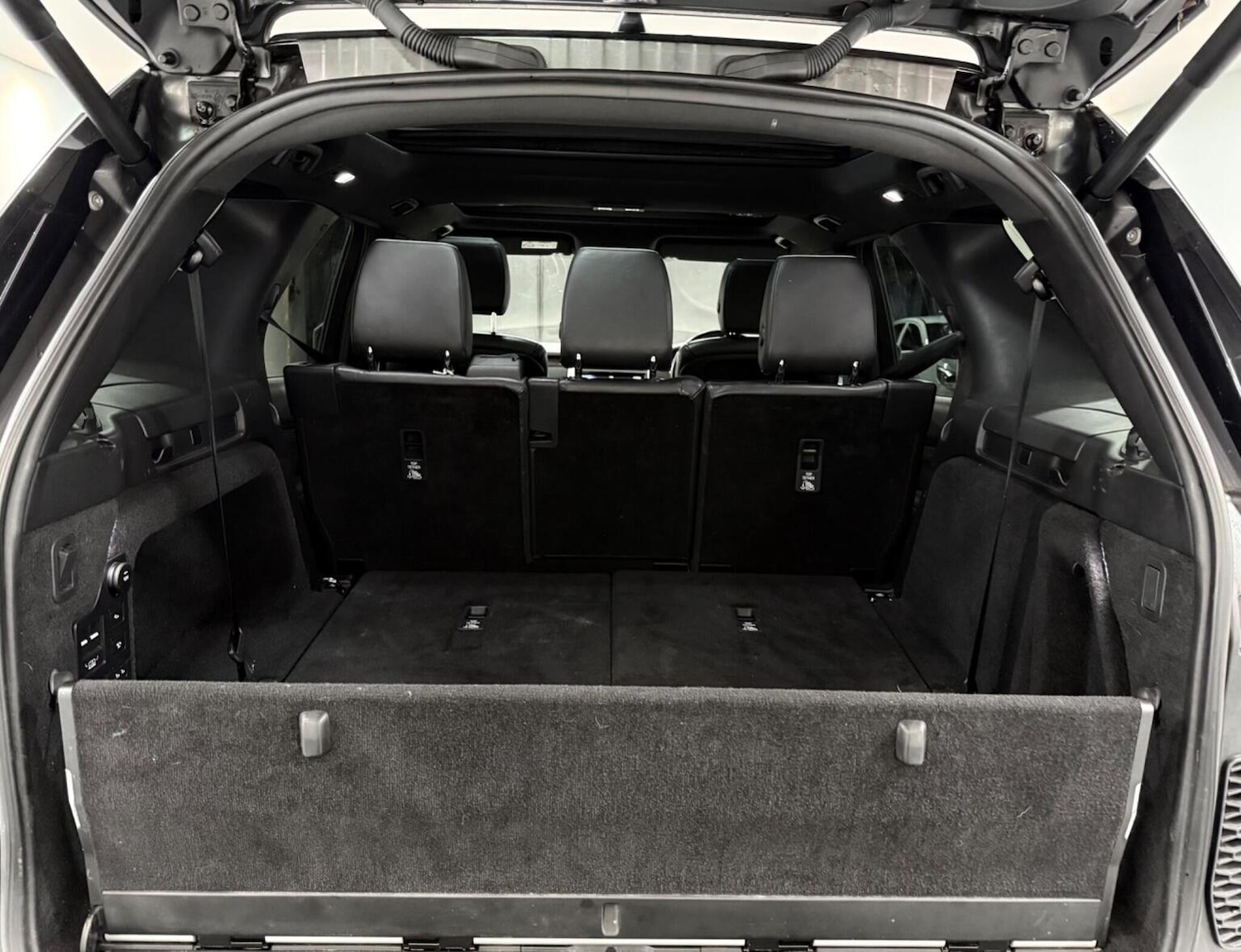 Used Land Rover Discovery 2017 for sale - 77277393: Photo 49