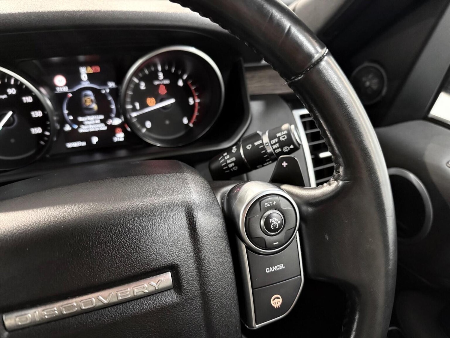 Used Land Rover Discovery 2017 for sale - 77277393: Photo 51