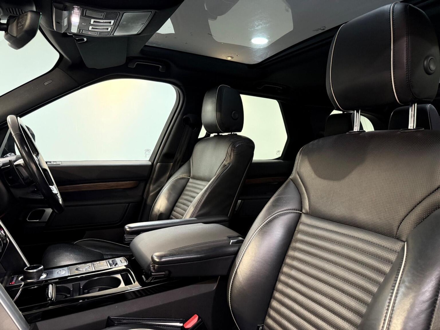 Used Land Rover Discovery 2017 for sale - 77277393: Photo 55