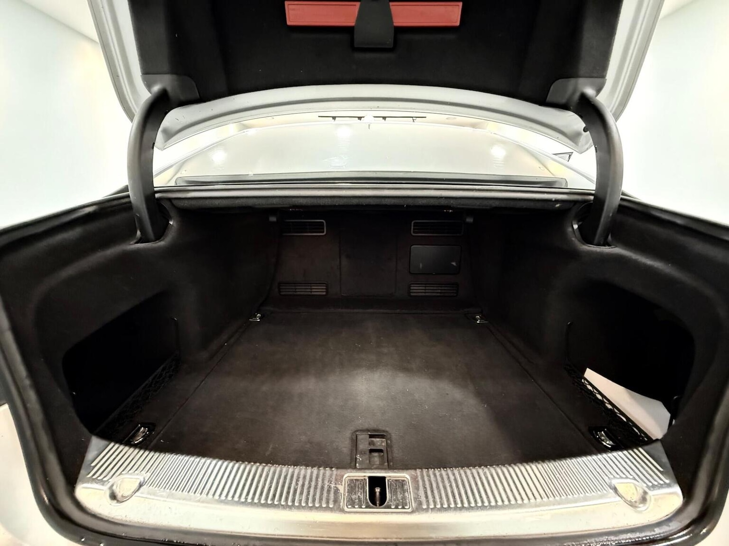 Used Audi A8 2011 for sale - 77173195: Photo 30