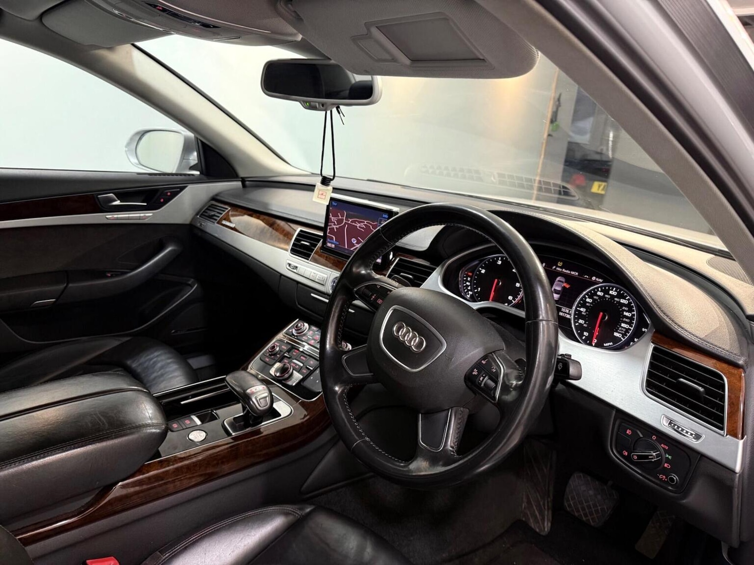 Used Audi A8 2011 for sale - 77173195: Photo 9