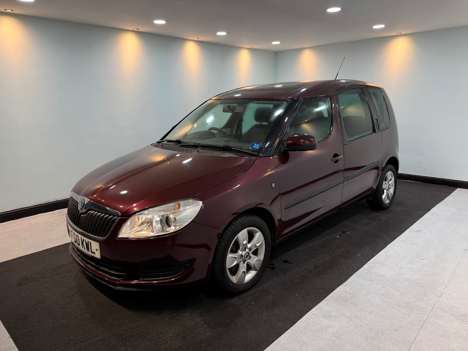 Used Skoda Roomster 2010 for sale - 76858963: Photo 2