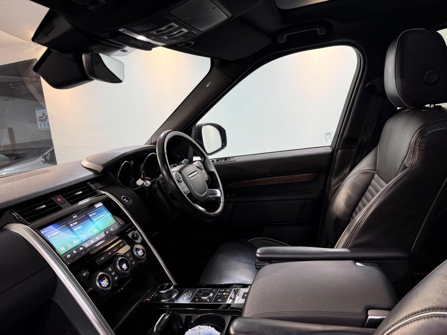 Used Land Rover Discovery 2017 for sale - 77881060: Photo 13