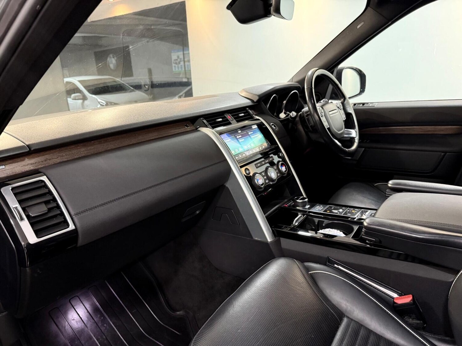 Used Land Rover Discovery 2017 for sale - 77881060: Photo 14