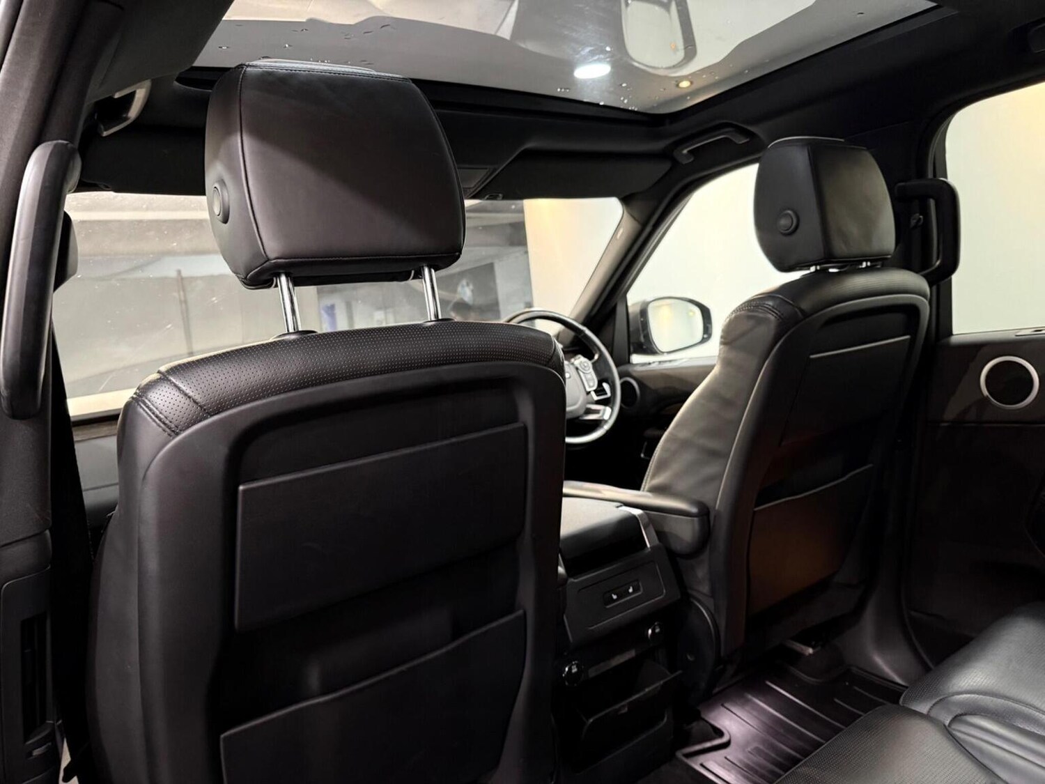 Used Land Rover Discovery 2017 for sale - 77881060: Photo 24