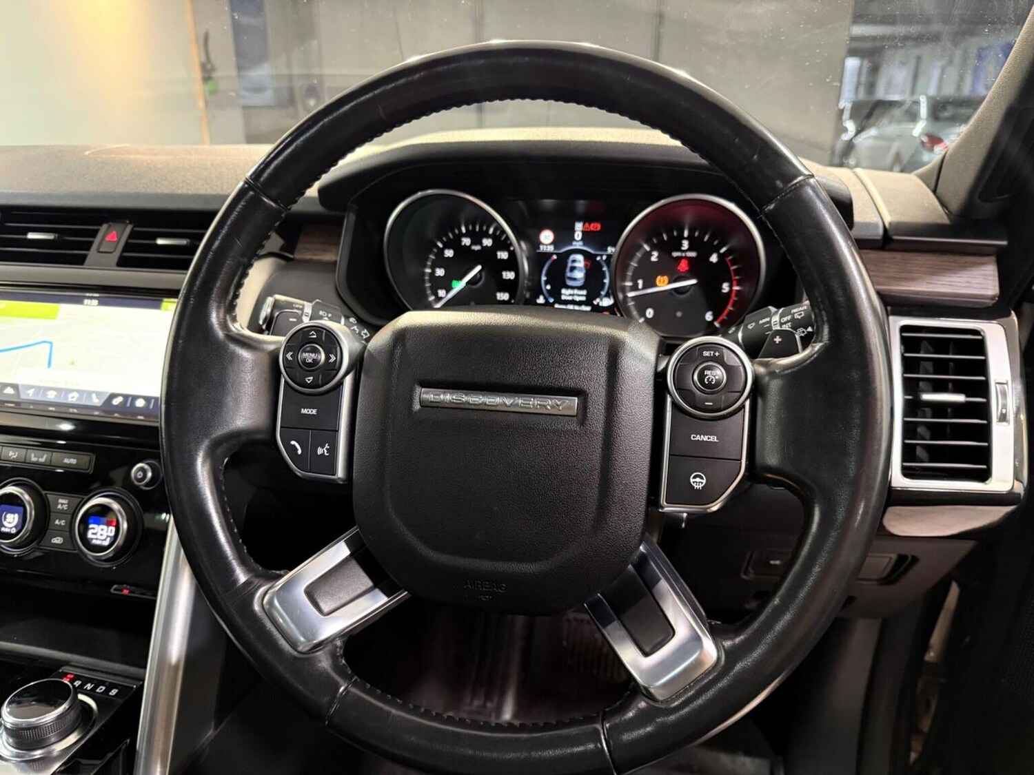 Used Land Rover Discovery 2017 for sale - 77881060: Photo 50