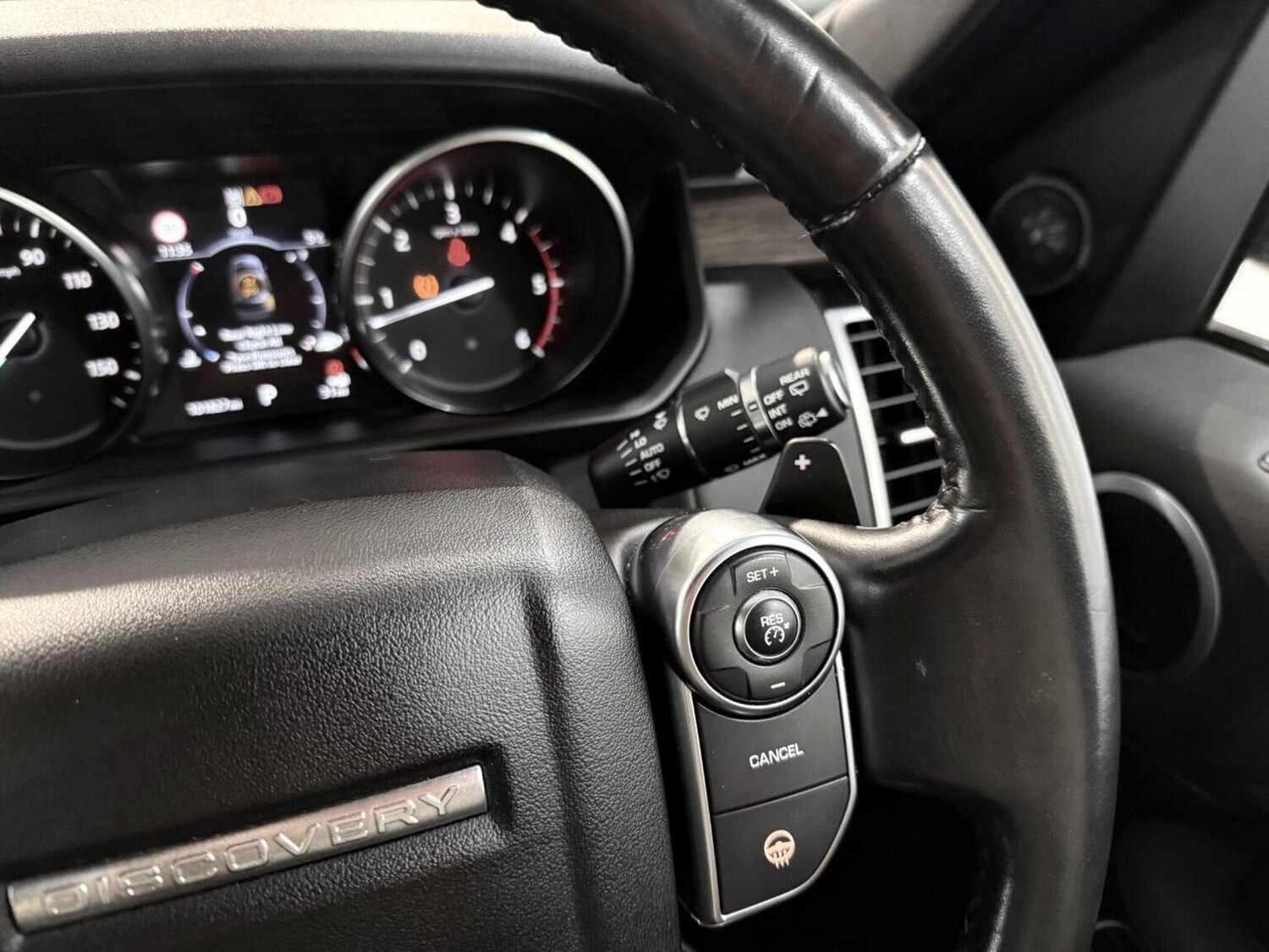 Used Land Rover Discovery 2017 for sale - 77881060: Photo 51