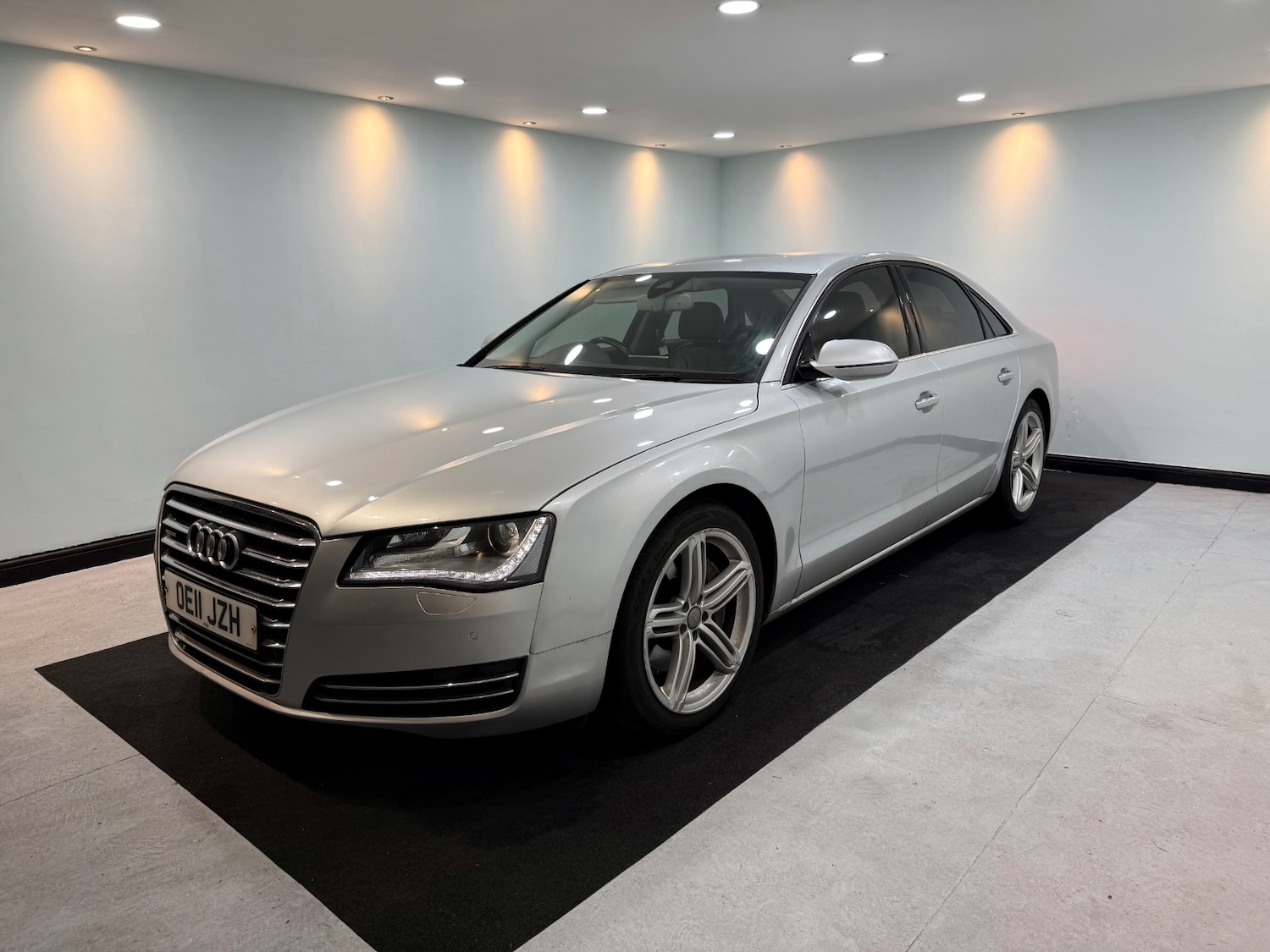 Used Audi A8 2011 for sale - 77125786: Photo 2