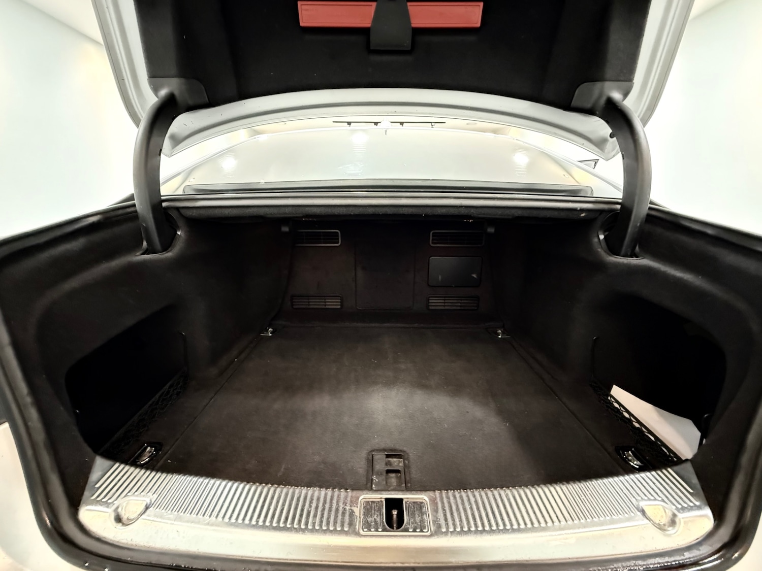 Used Audi A8 2011 for sale - 77125786: Photo 27