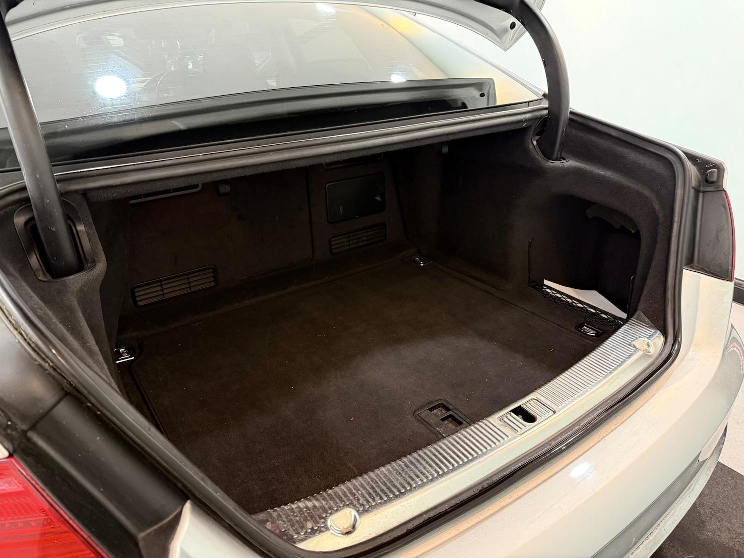 Used Audi A8 2011 for sale - 77125786: Photo 28