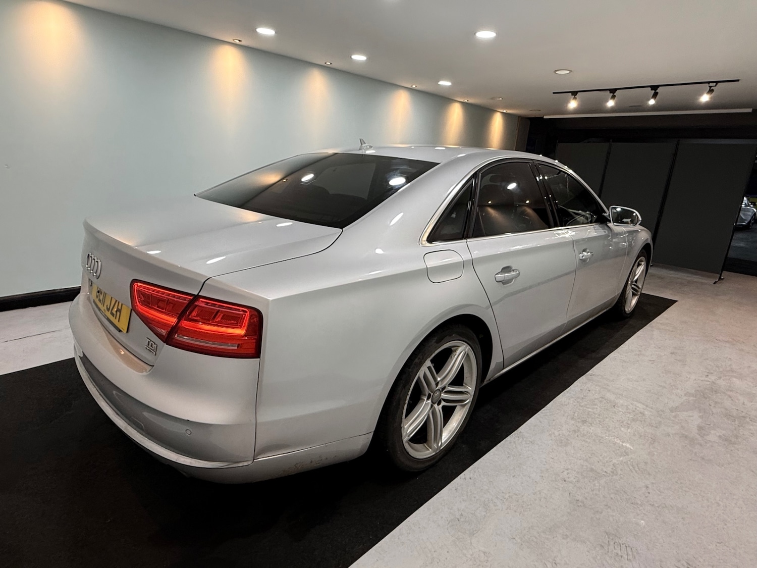 Used Audi A8 2011 for sale - 77125786: Photo 5