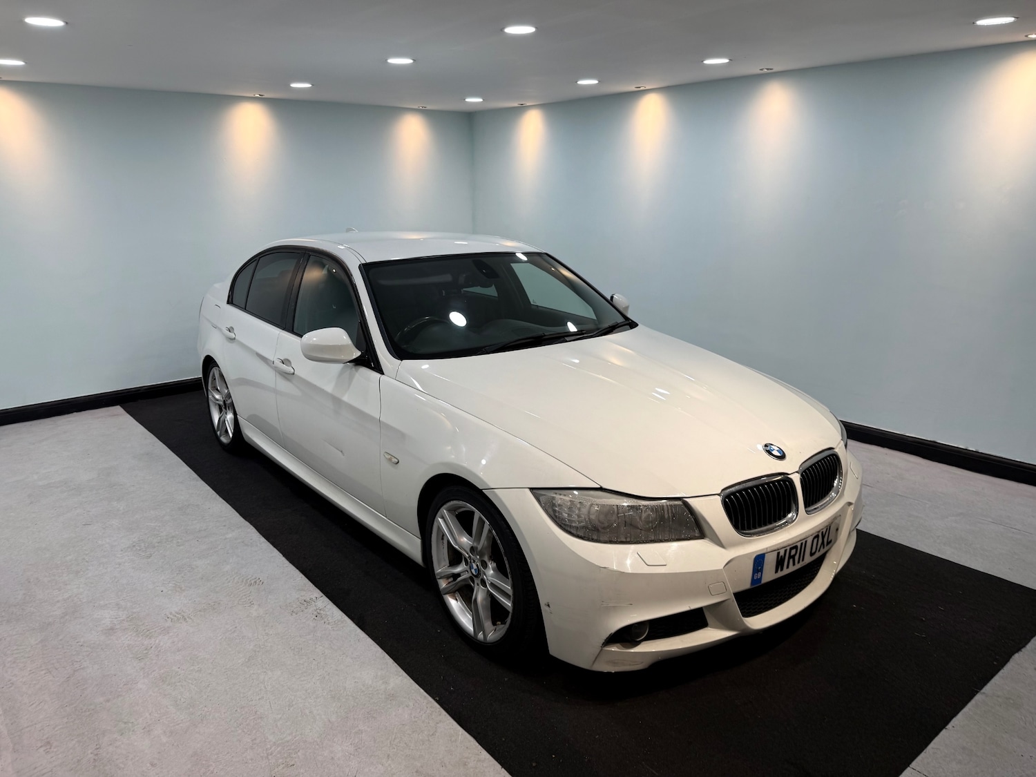 Used BMW 3 Series 2011 for sale - 77261000: Photo 2