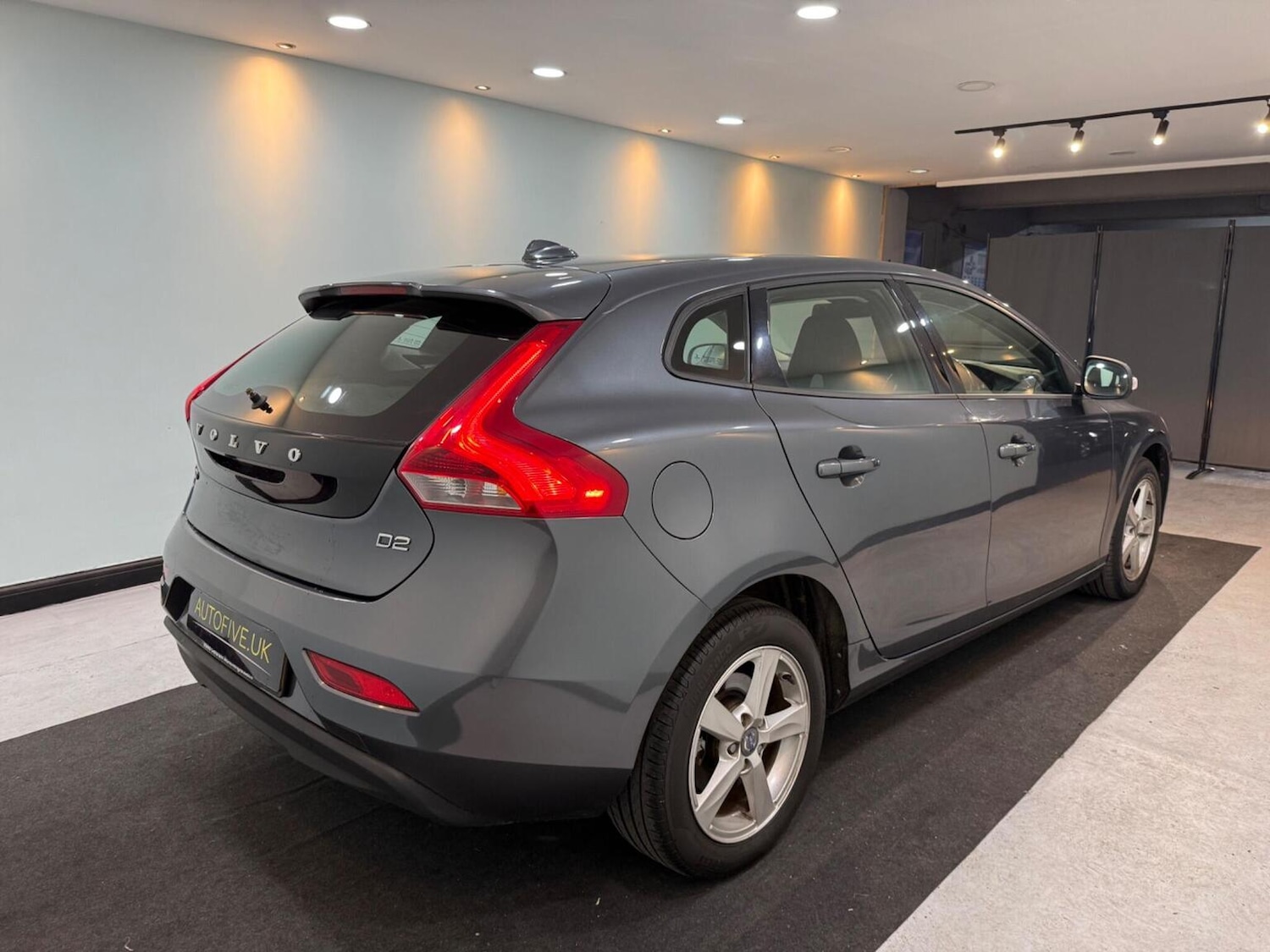 Used Volvo V40 2013 for sale - 78070514: Photo 13