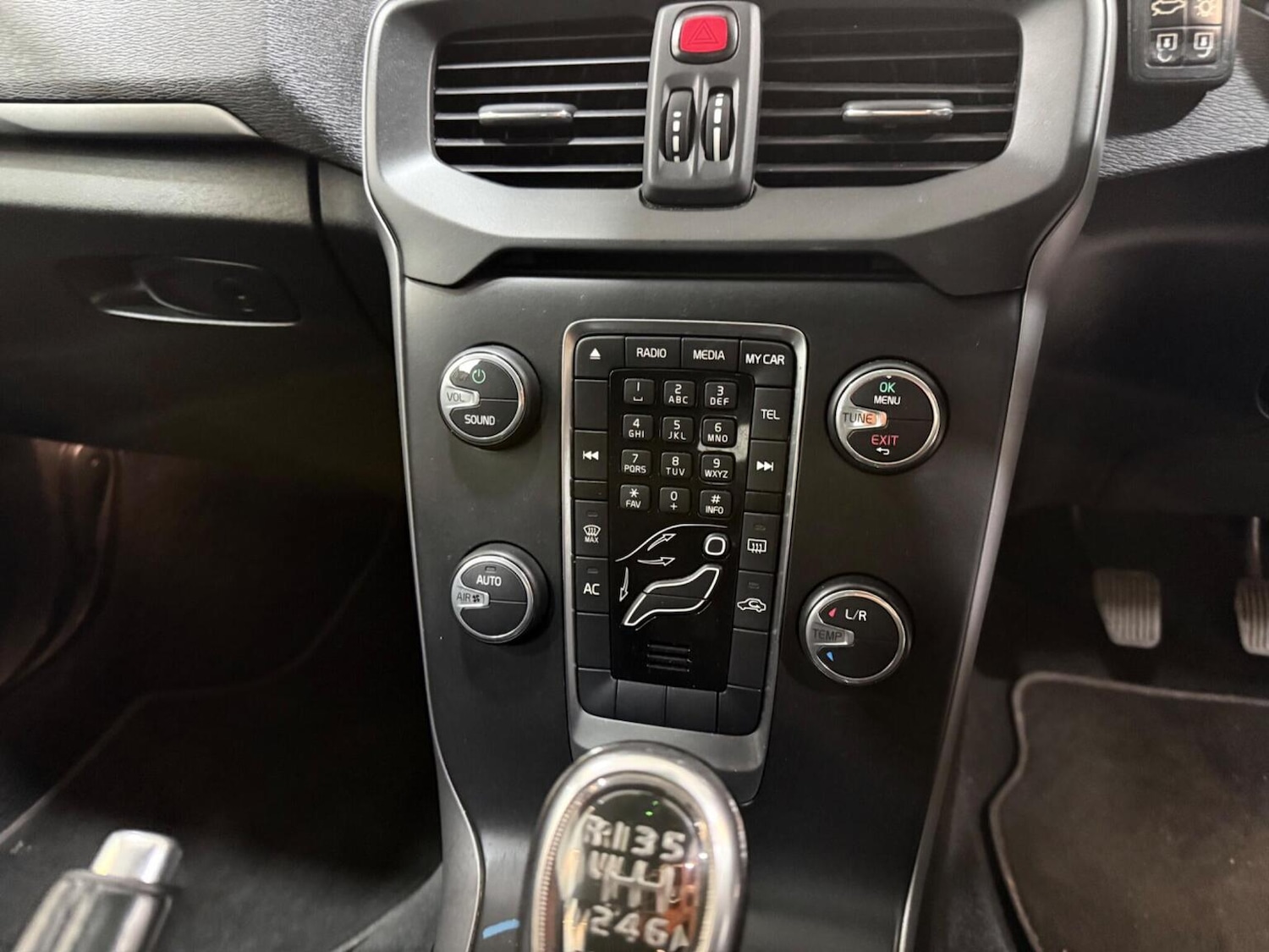 Used Volvo V40 2013 for sale - 78070514: Photo 17