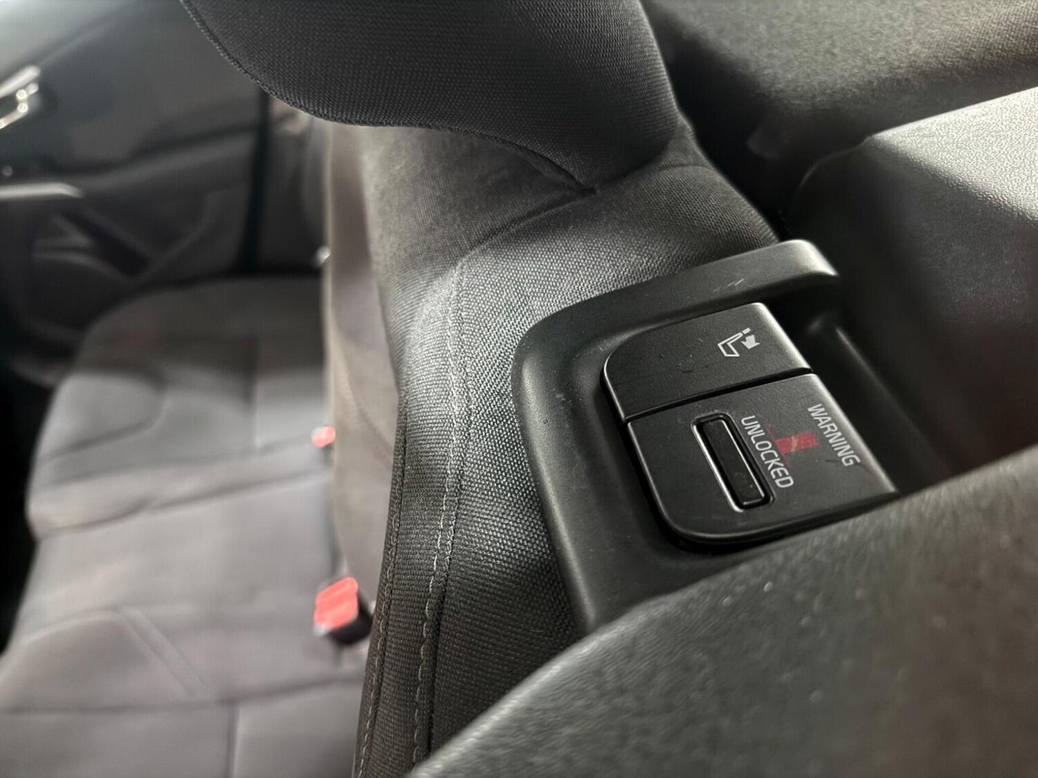 Used Volvo V40 2013 for sale - 78070514: Photo 35