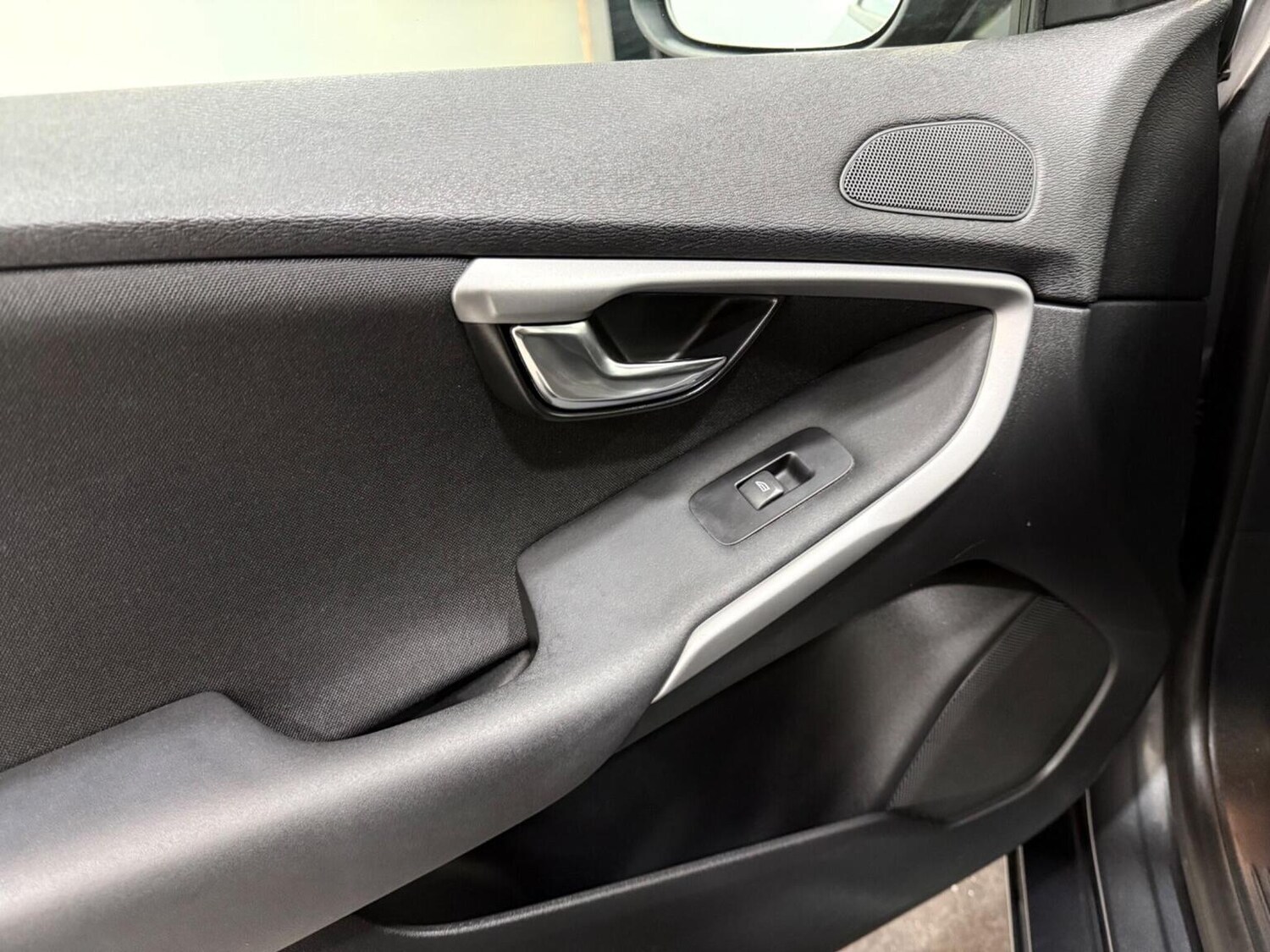 Used Volvo V40 2013 for sale - 78070514: Photo 36