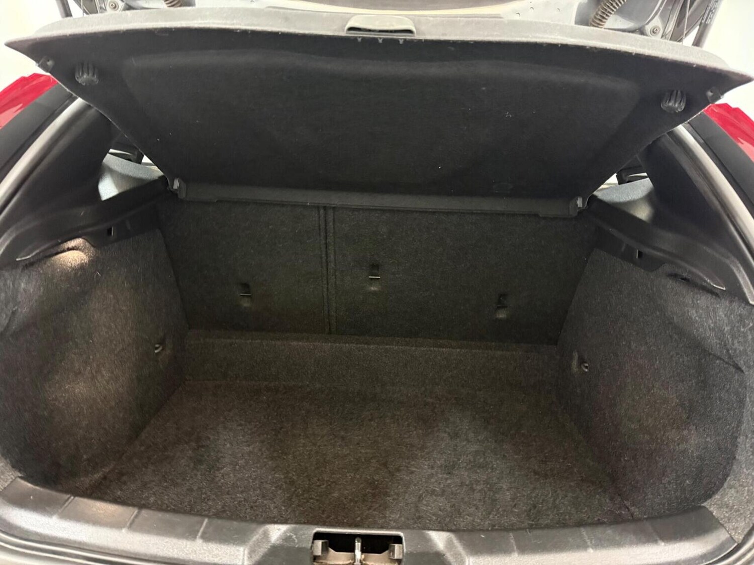 Used Volvo V40 2013 for sale - 78070514: Photo 42