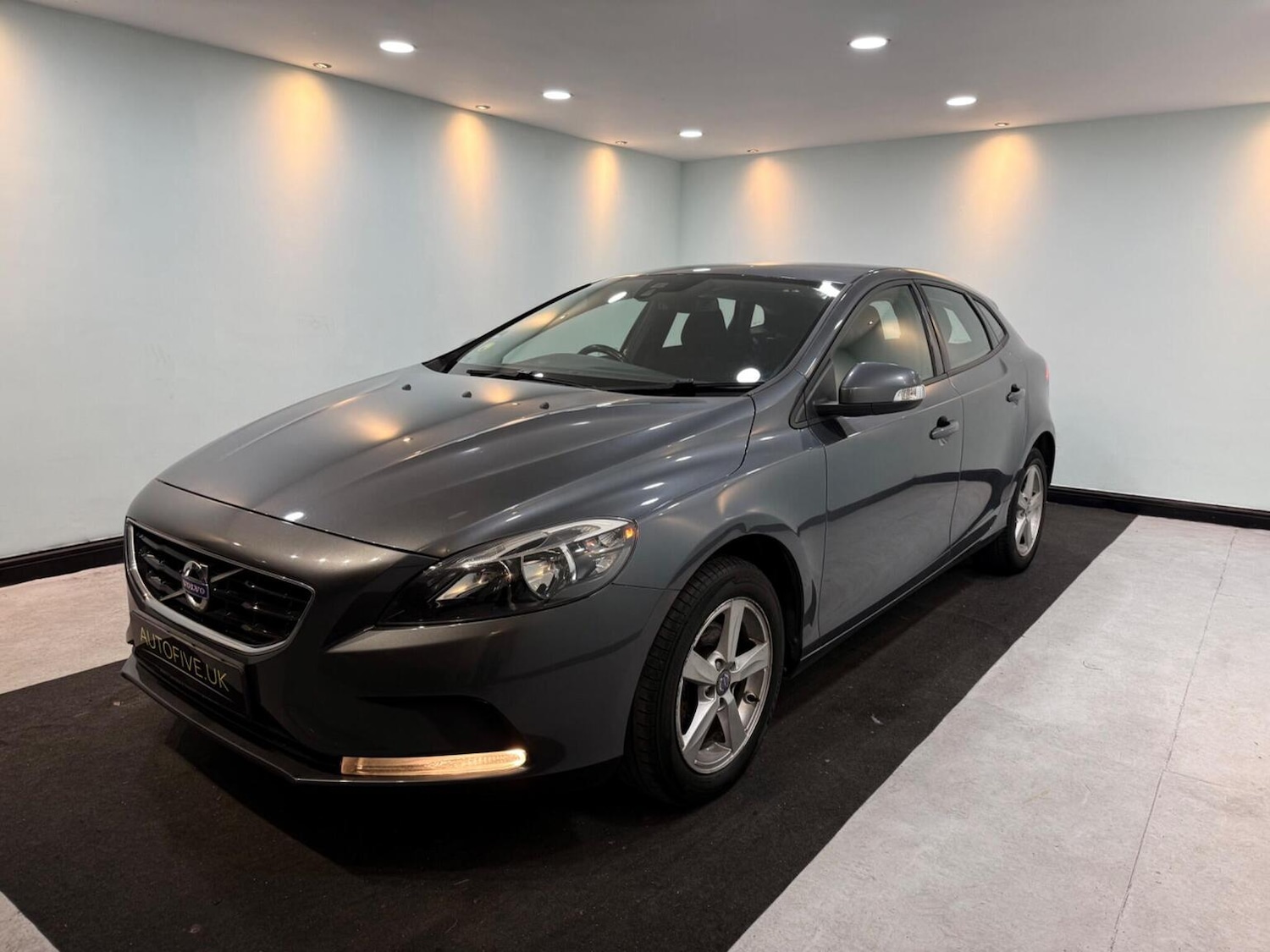 Used Volvo V40 2013 for sale - 78070514: Photo 7