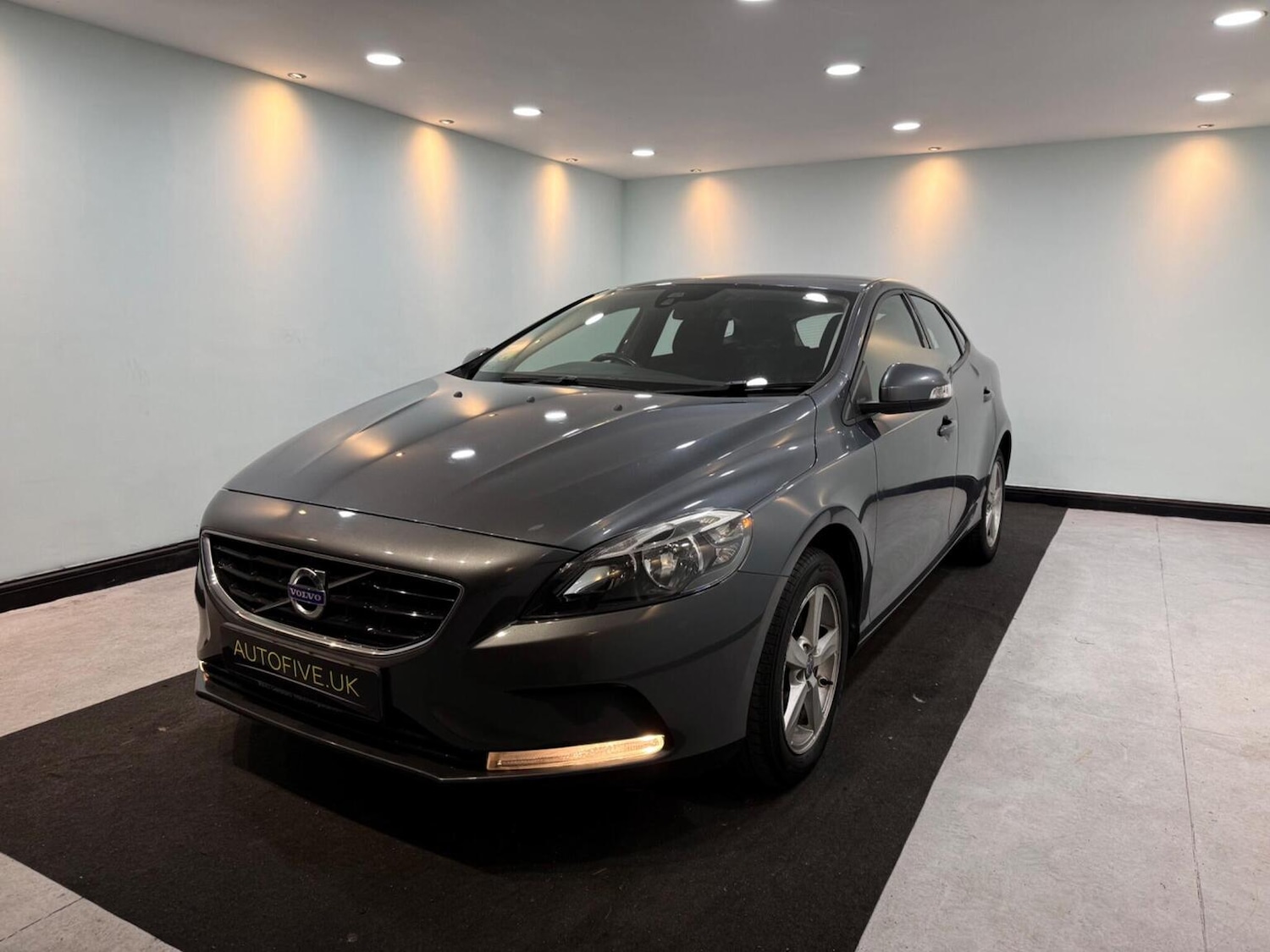 Used Volvo V40 2013 for sale - 78070514: Photo 8