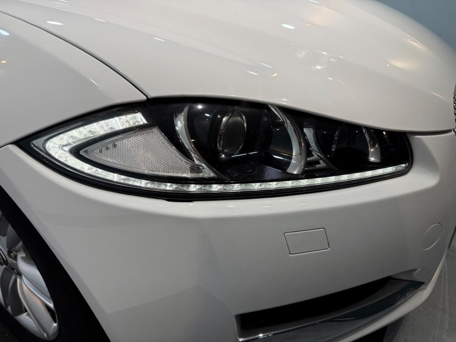 Used Jaguar XF 2013 for sale - 76837052: Photo 10