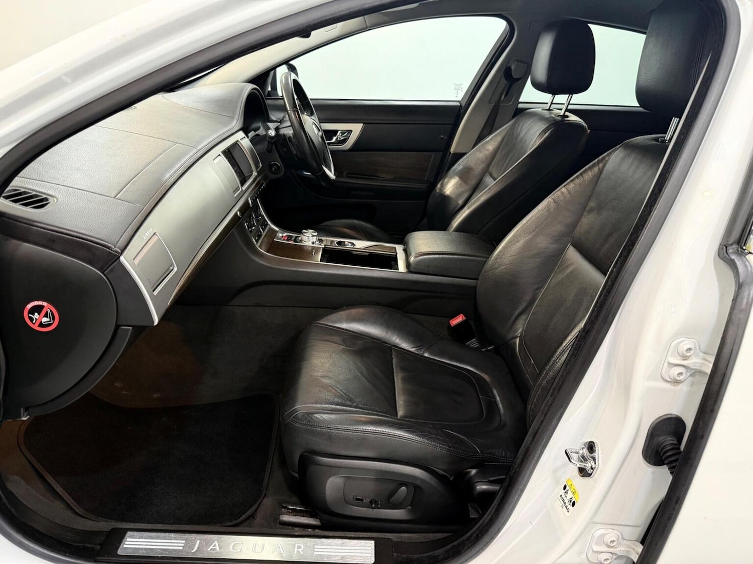 Used Jaguar XF 2013 for sale - 76837052: Photo 14