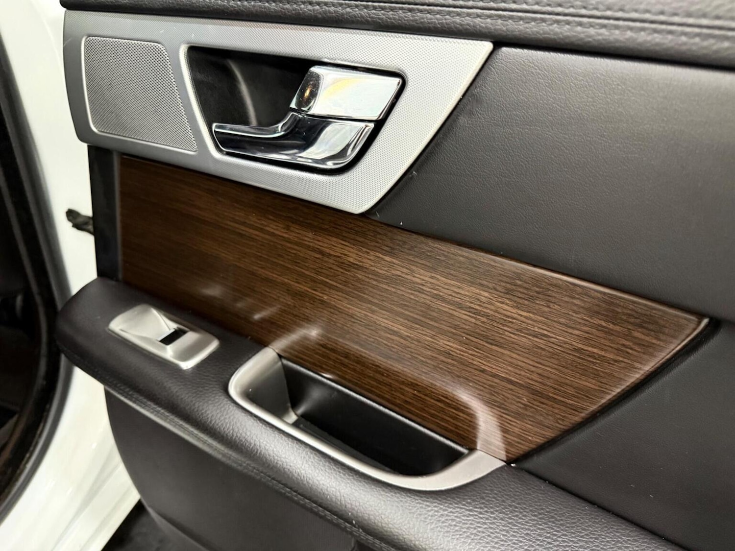 Used Jaguar XF 2013 for sale - 76837052: Photo 17